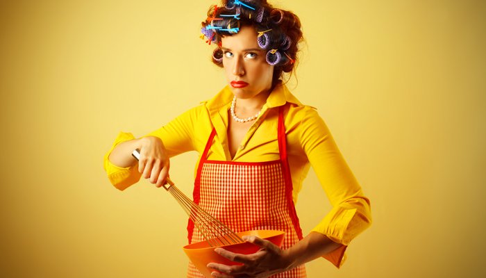 Почему мужья не помогают женам по дому?